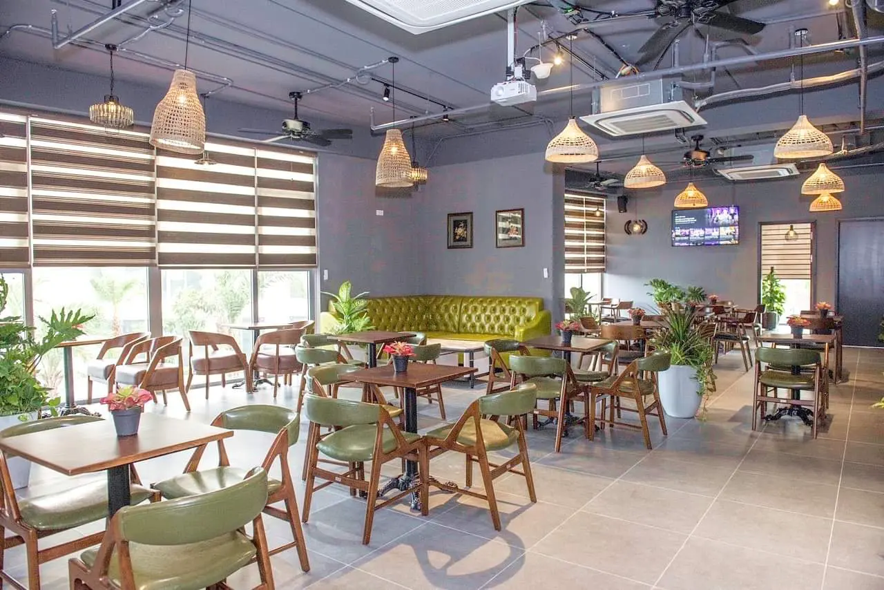 Rèm cầu vồng trang trí quá cafe, nhà hàng kinh doanh